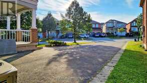 8 CANDLEWOOD COURT Markham