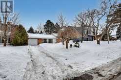 9 SOUTHWELL DRIVE Toronto