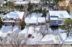 9 SOUTHWELL DRIVE Toronto