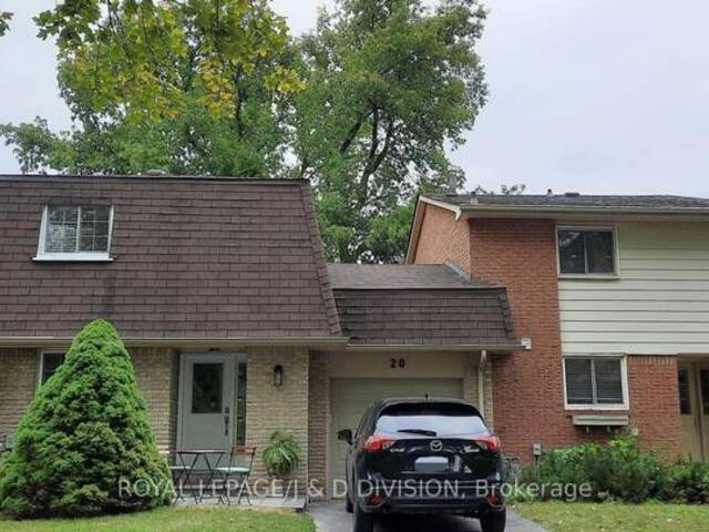 20 ST ANDREWS COURT Aurora Ontario