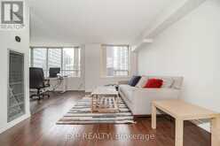 2322 - 633 BAY STREET Toronto