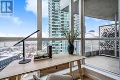 910 - 218 QUEENS QUAY W Toronto