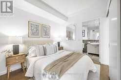 910 - 218 QUEENS QUAY W Toronto