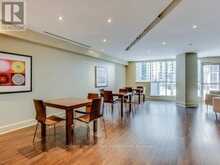 910 - 218 QUEENS QUAY W Toronto