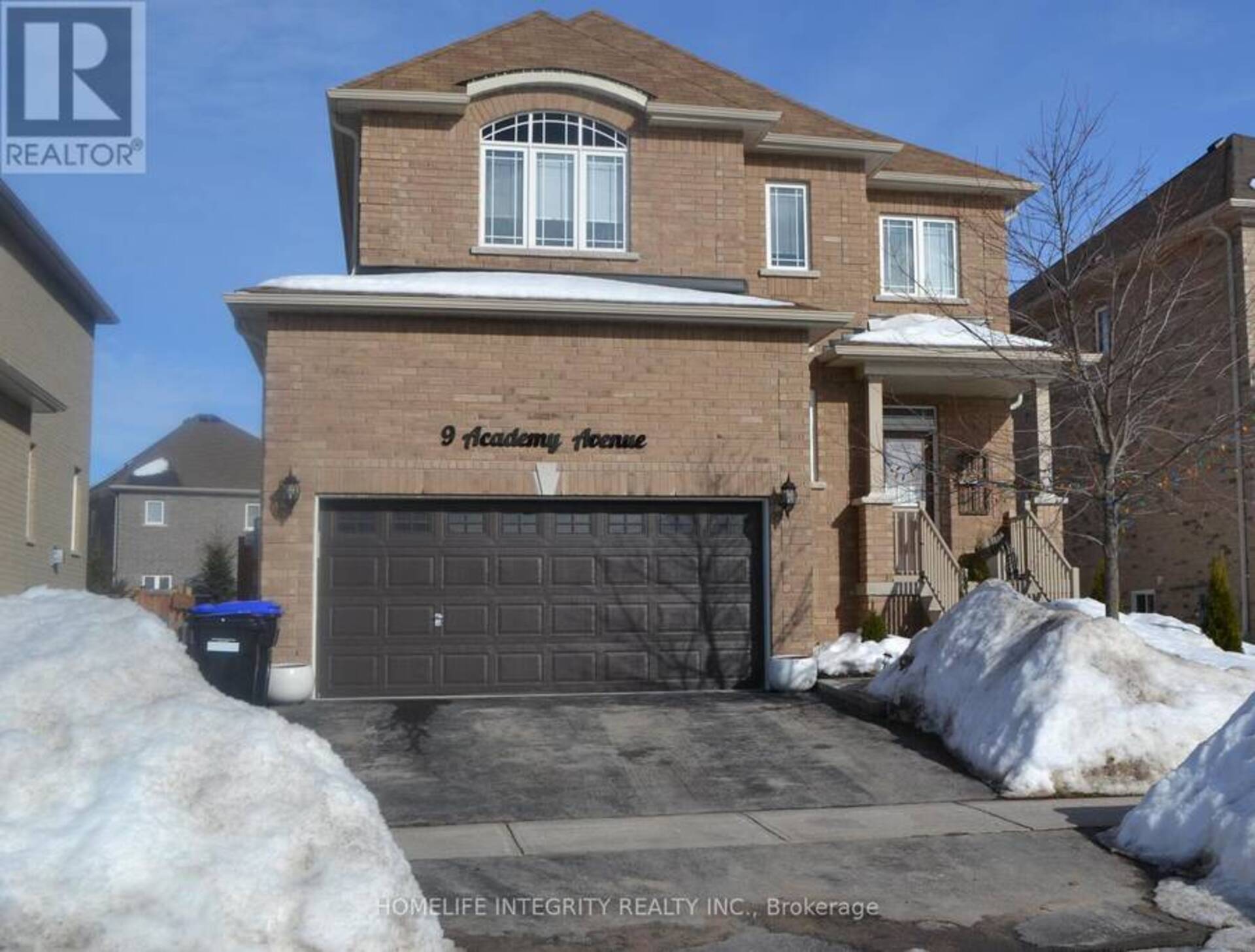 9 ACADEMY AVENUE Wasaga Beach