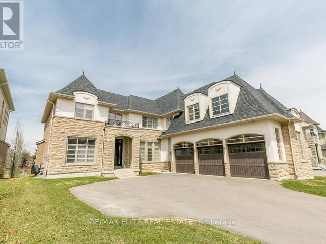 18 CARISBROOKE CIRCLE Aurora Ontario