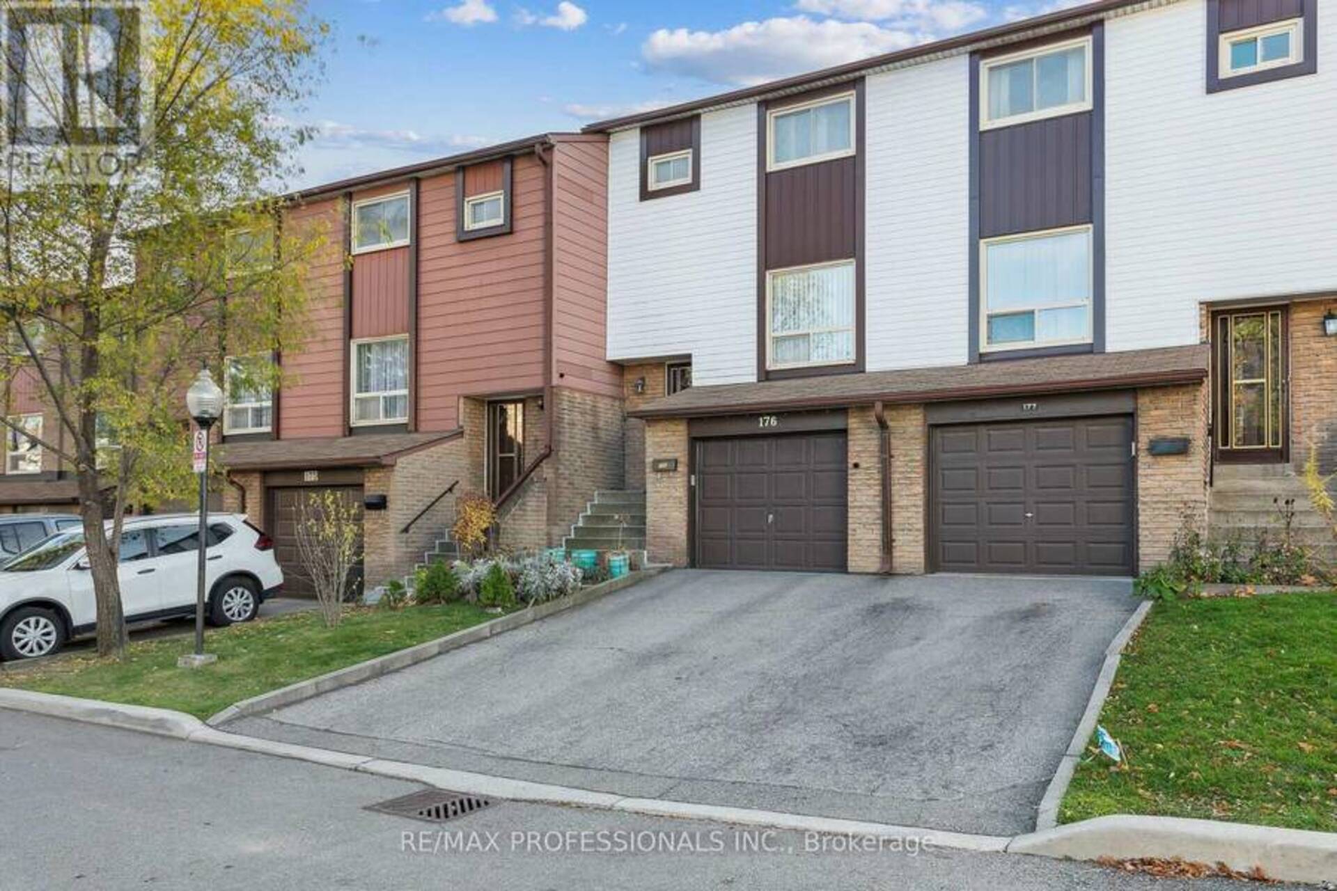 1221 DUNDIX ROAD E Mississauga