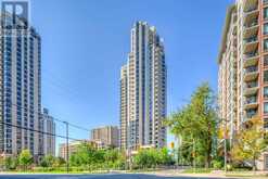 622 - 500 DORIS AVENUE Toronto