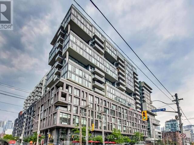 320 - 111 BATHURST STREET Toronto Ontario