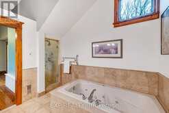 18340 BATHURST STREET King