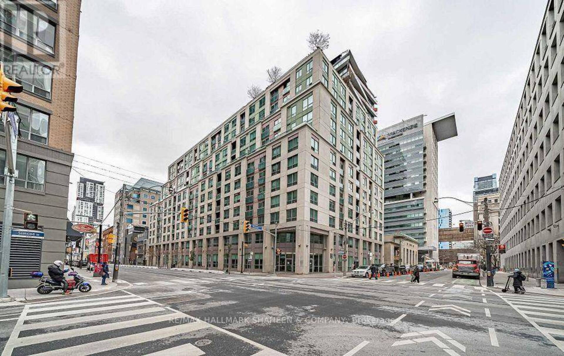 917 - 168 SIMCOE STREET W Toronto