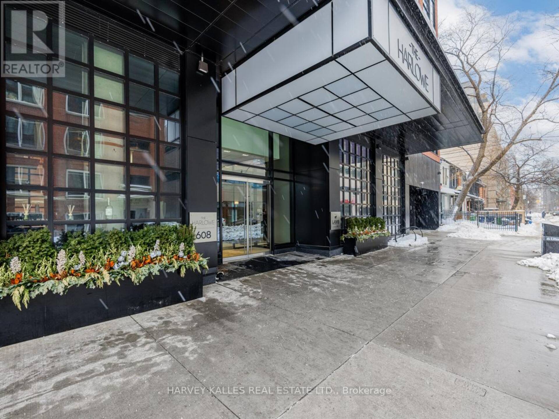 816 - 608 RICHMOND STREET W Toronto