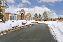 2 DEER RIDGE ROAD Uxbridge