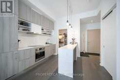 1136 - 8 HILLSDALE AVENUE E Toronto