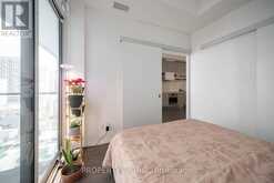 1136 - 8 HILLSDALE AVENUE E Toronto