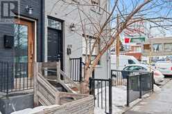 658 DUNDAS STREET W Toronto