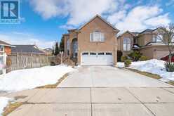 11 REDTAIL CRESCENT Hamilton