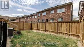 12 DALE MEADOWS ROAD N Brampton