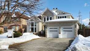 5 MARY ELIZABETH CRESCENT Markham