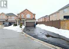 33 ATIRA AVENUE Brampton