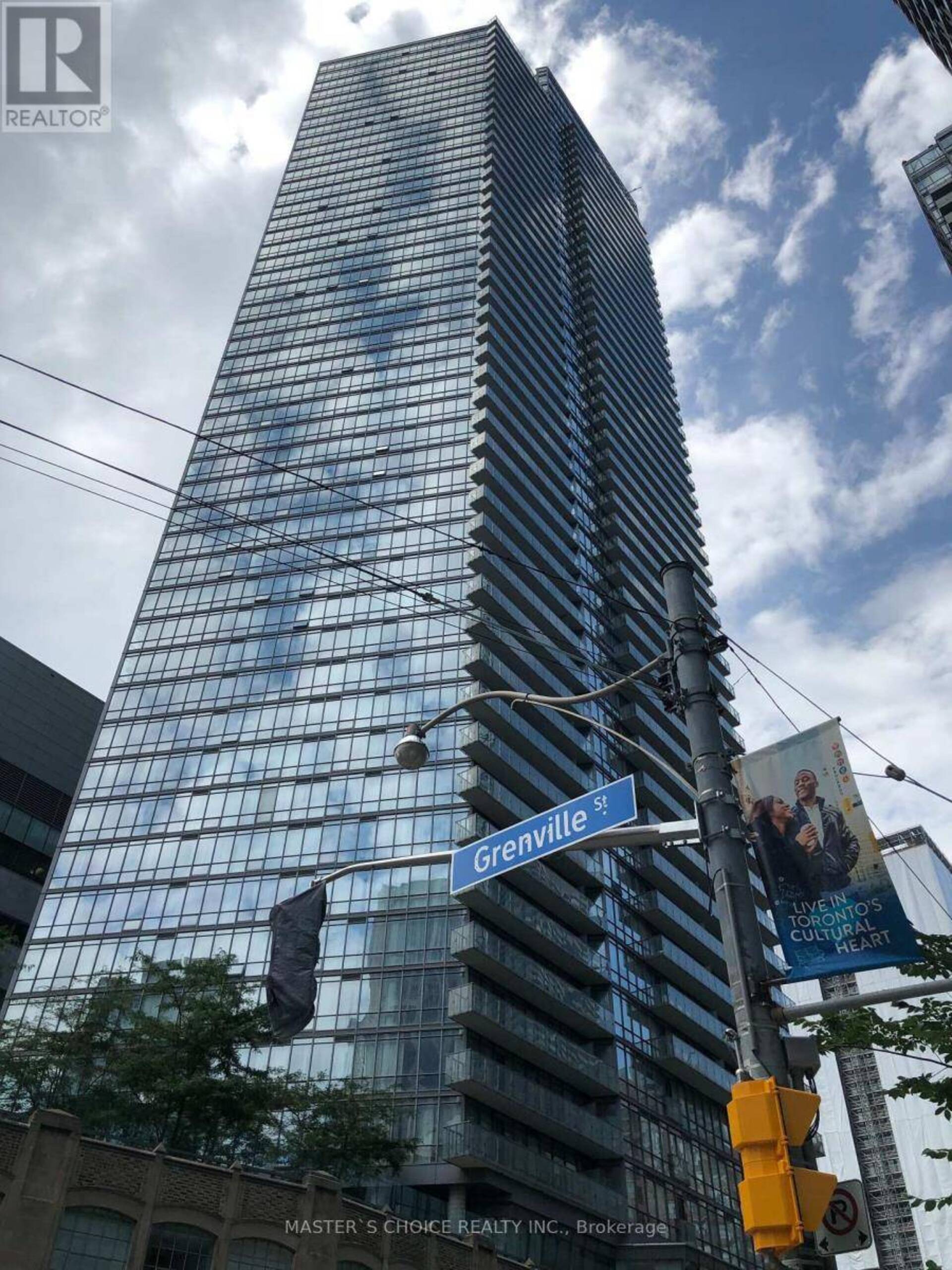 2606 - 832 BAY Street Toronto