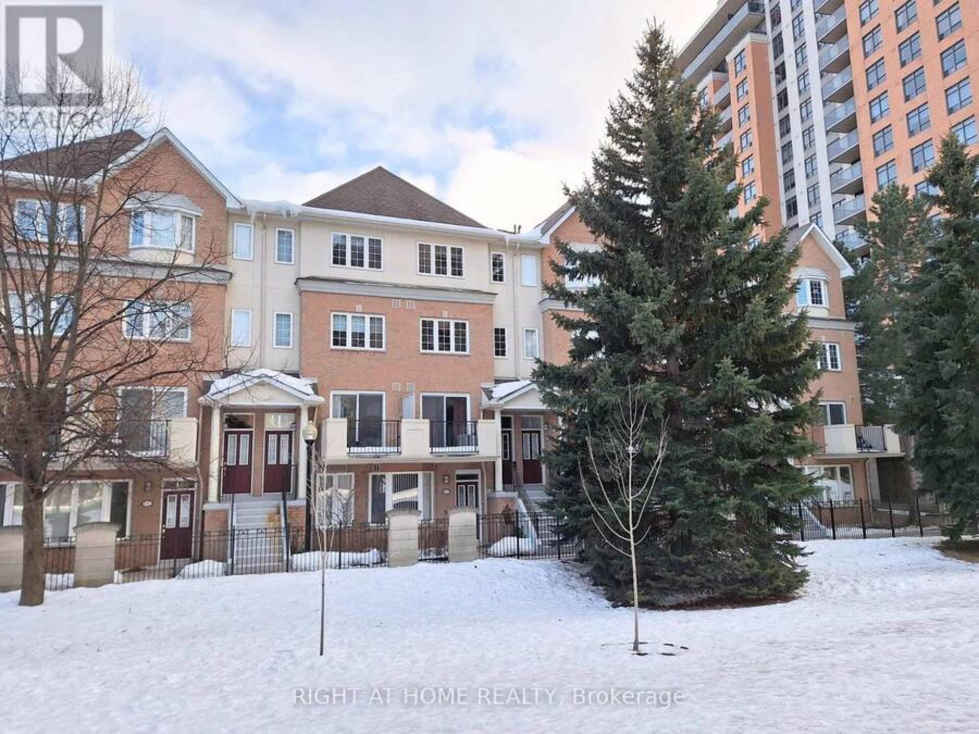 821 GRANDVIEW WAY Toronto