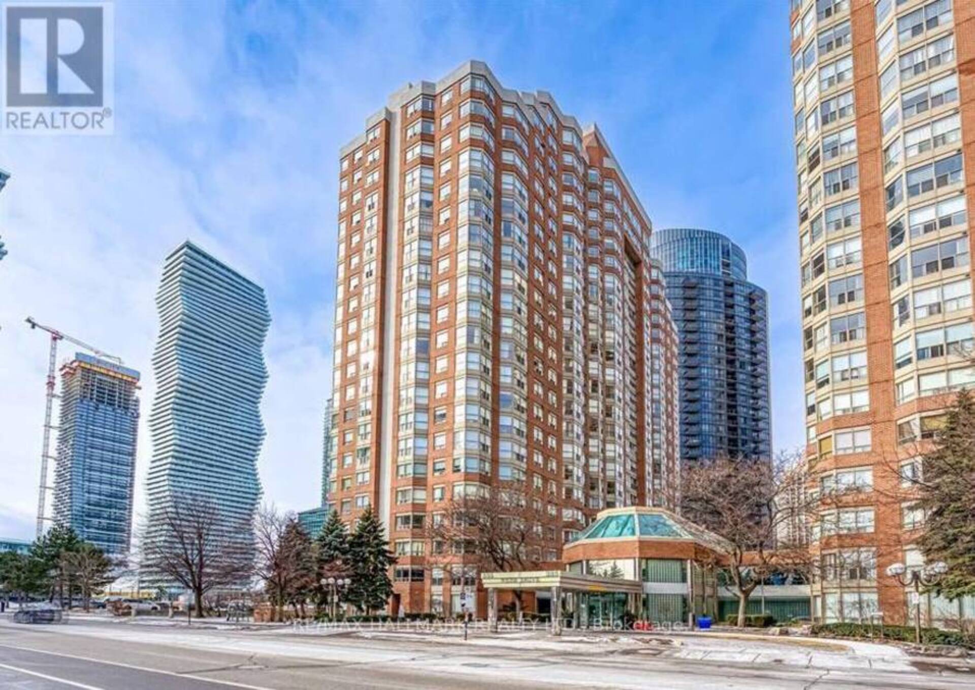 404 - 335 WEBB DRIVE Mississauga