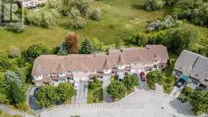 30 ROYAL CEDAR COURT East Gwillimbury