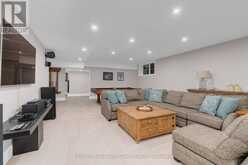 12 THOROUGHBRED DRIVE Oro-Medonte