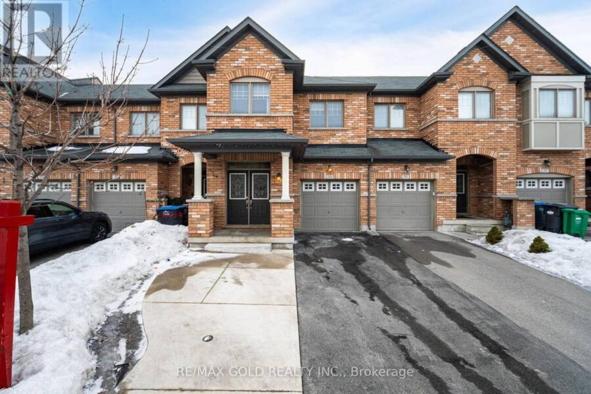 33 DAVENFIELD CIRCLE Brampton