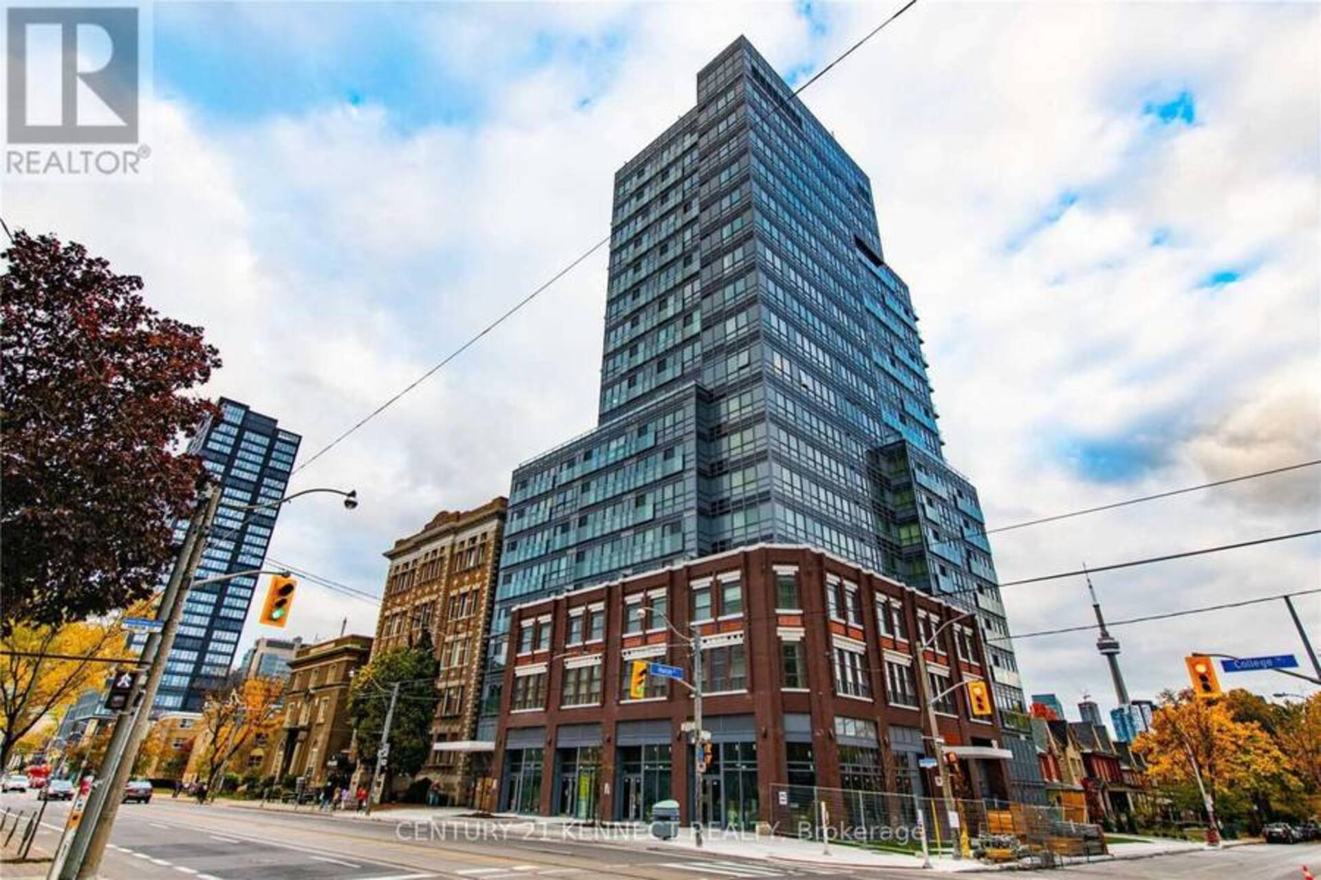 305 - 181 HURON STREET Toronto