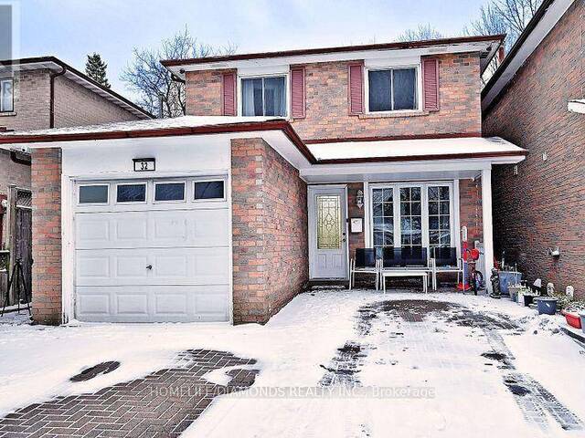 32 BARRINGTON CRESCENT Brampton Ontario