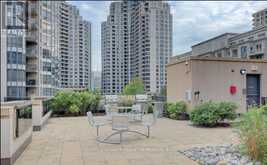 1424 - 500 DORIS AVENUE Toronto