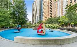 1424 - 500 DORIS AVENUE Toronto