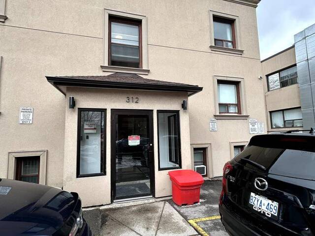 202 - 312 DOUGLAS AVENUE Toronto Ontario