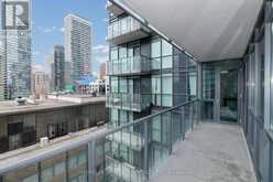 1613 - 770 BAY STREET Toronto