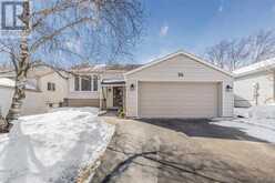 34 HOLLAND RIVER BOULEVARD East Gwillimbury