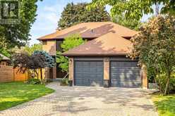 22 FERNSIDE COURT Toronto