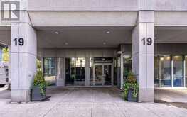 1509 - 19 GRAND TRUNK CRESCENT Toronto