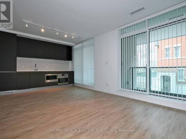 210 - 377 MADISON AVENUE Toronto Ontario