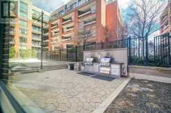 812 - 800 LAWRENCE AVENUE W Toronto