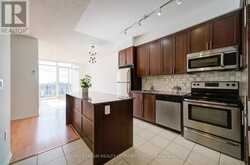 812 - 800 LAWRENCE AVENUE W Toronto