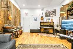 104 OSSINGTON AVENUE Toronto