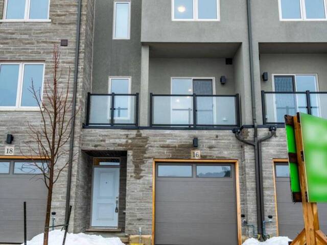 16 CLEAR VALLEY LANE Hamilton Ontario