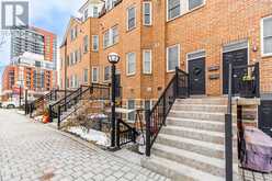 15 - 760 LAWRENCE AVENUE W Toronto