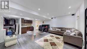 2427 MOONLIGHT CRESCENT Pickering