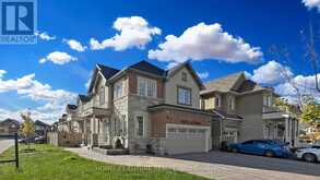 2427 MOONLIGHT CRESCENT Pickering