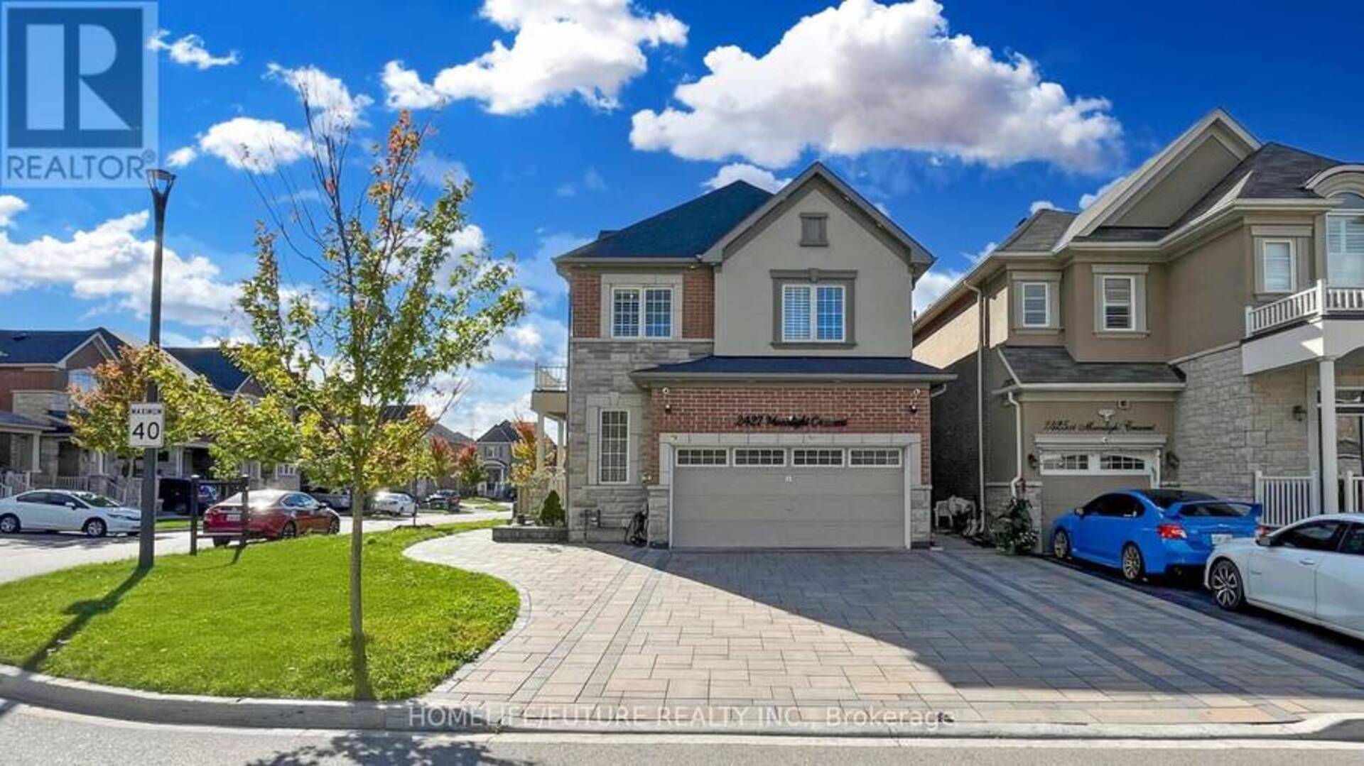 2427 MOONLIGHT CRESCENT Pickering