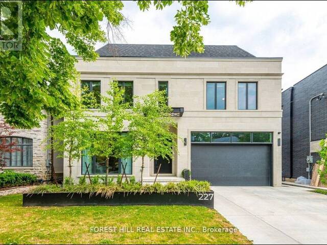 227 STRATHALLAN WOOD Toronto Ontario