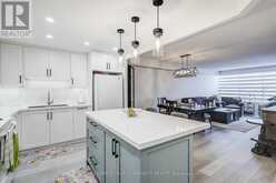 506 - 250 DAVIS DRIVE W Newmarket